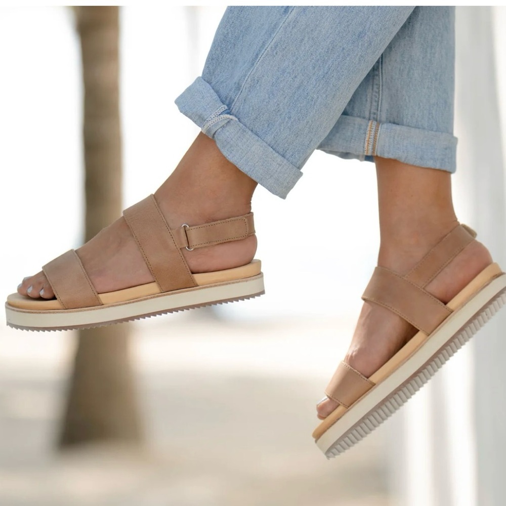 NISOLO Go-To Flatform Sandal